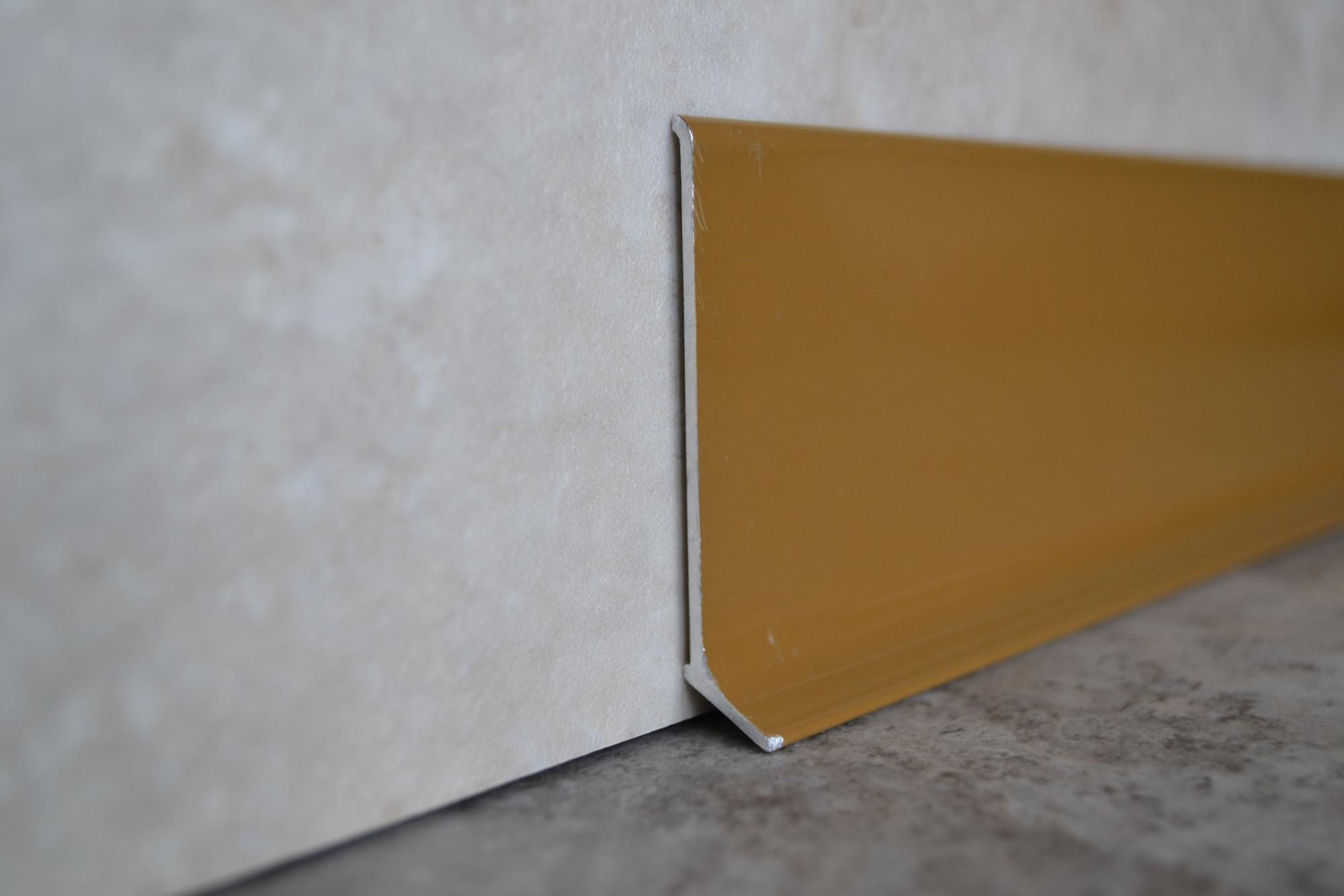 Плинтус алюминиевый L-образный золотой (2500*11*60 мм) — купить в Адлере