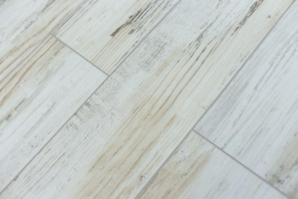 Замковая ПВХ плитка "Art Tile" Берёза Прованс (1220*152*5 мм) — купить в Адлере